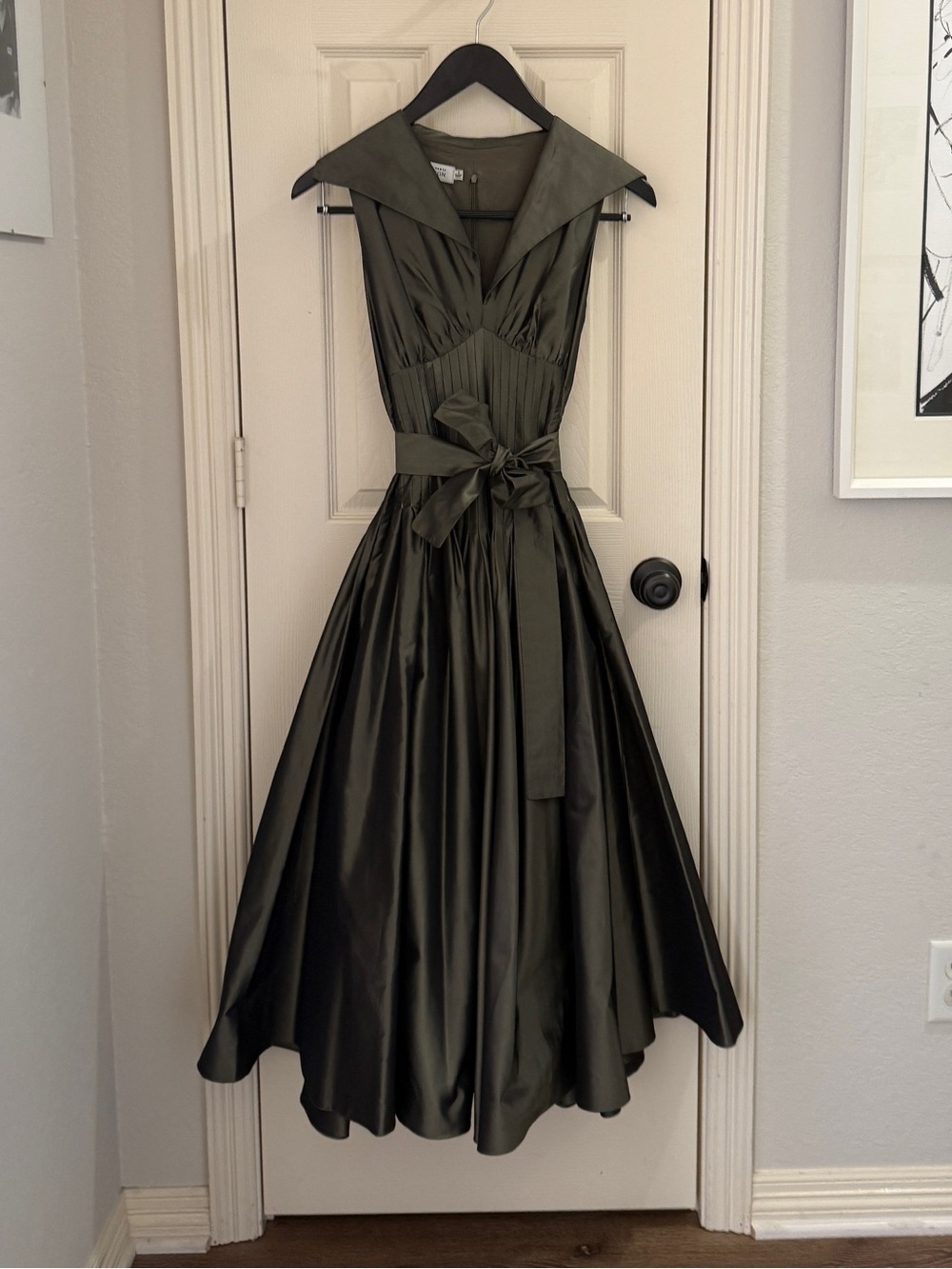Teri Jon Olive Green Taffeta Fit‑and‑Flare Midi Dress with Pleated Waist & Bow - Picture 4 of 15